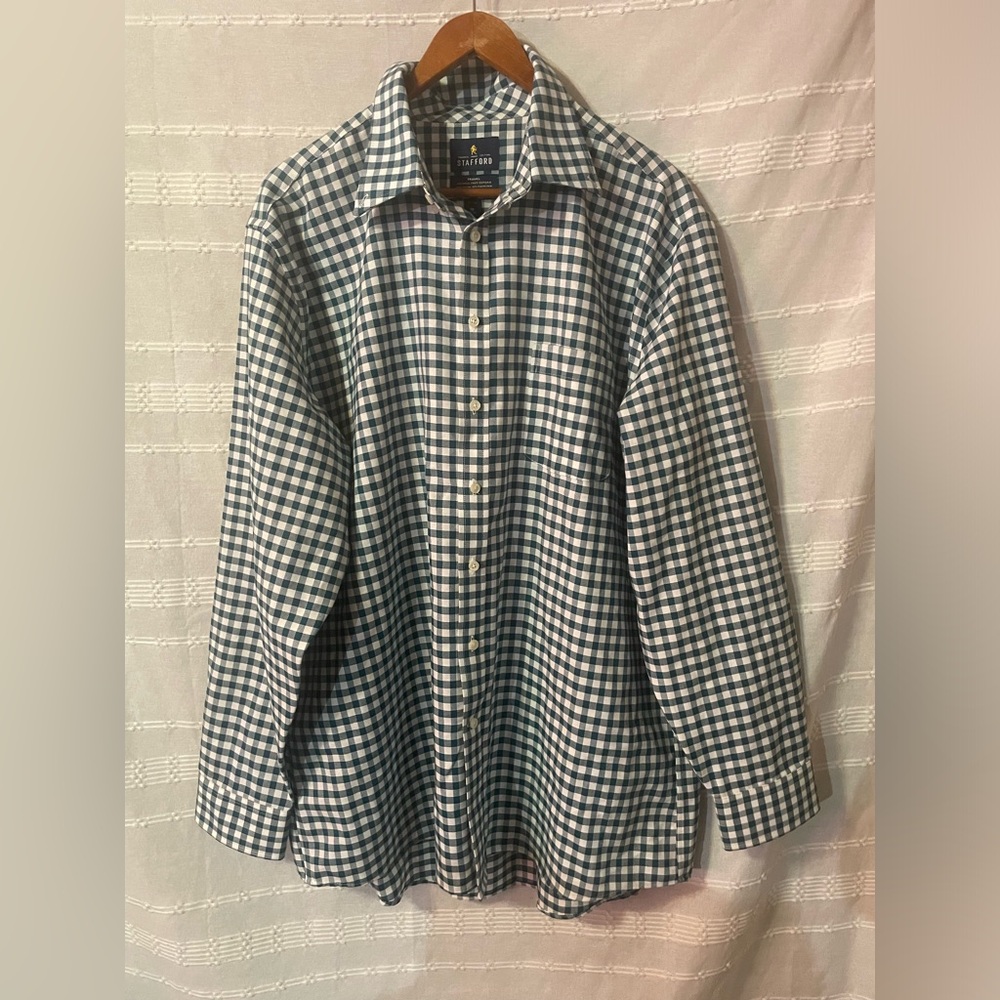 Stafford Travel Green & White  Gingham Button-Up Long Sleeve Shirt